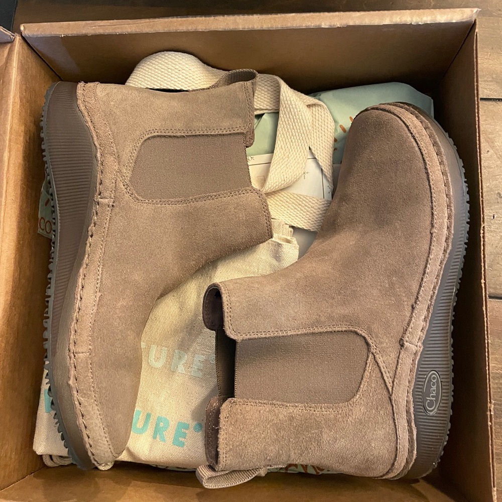 Chaco Women’s Paonia Chelsea Boots size 7M
